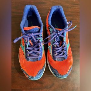 Mizuno Road Running shoes size 8.5 Orange Blue white